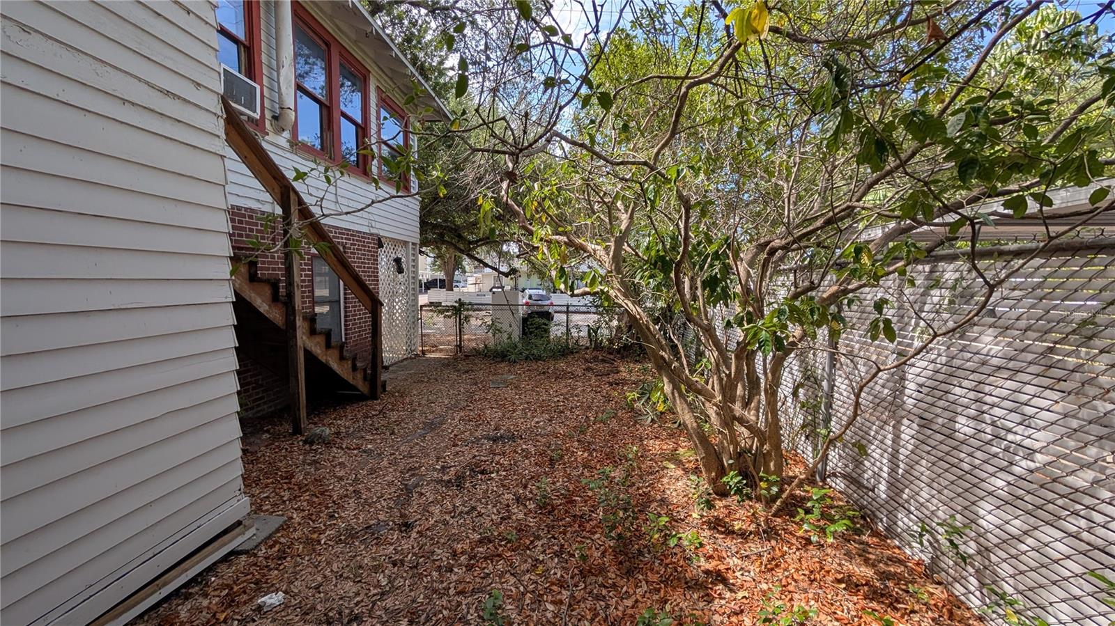 114 S BUNGALOW PARK AVENUE, Tampa, FL 33609