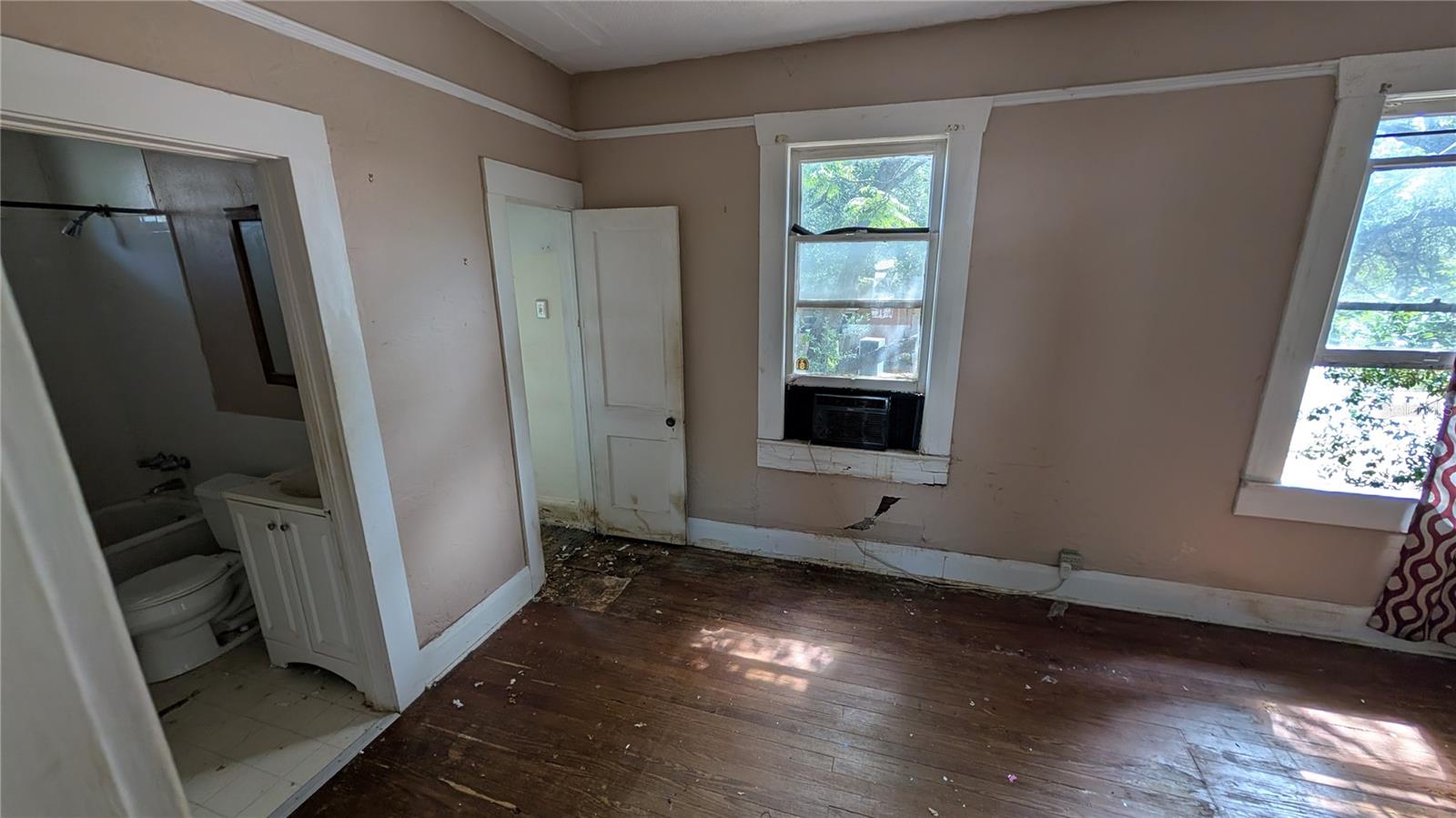114 S BUNGALOW PARK AVENUE, Tampa, FL 33609