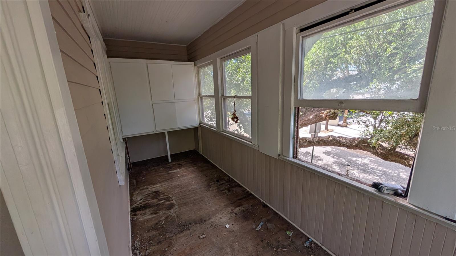 114 S BUNGALOW PARK AVENUE, Tampa, FL 33609
