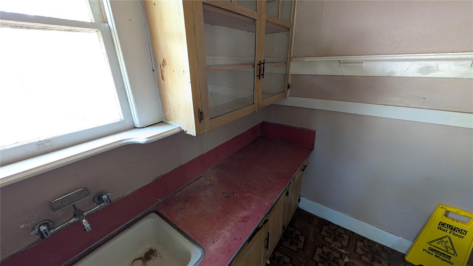 114 S BUNGALOW PARK AVENUE, Tampa, FL 33609