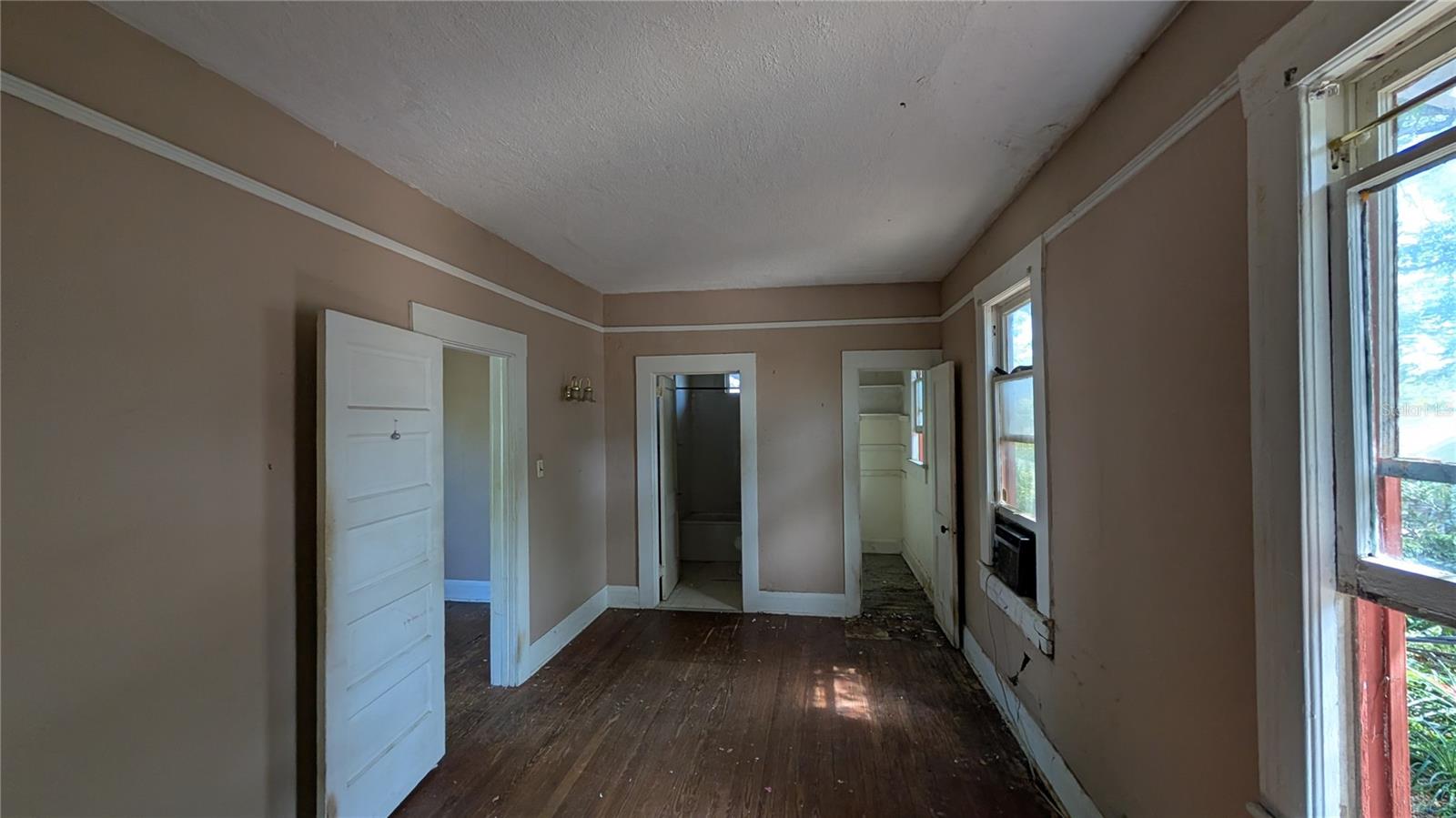 114 S BUNGALOW PARK AVENUE, Tampa, FL 33609