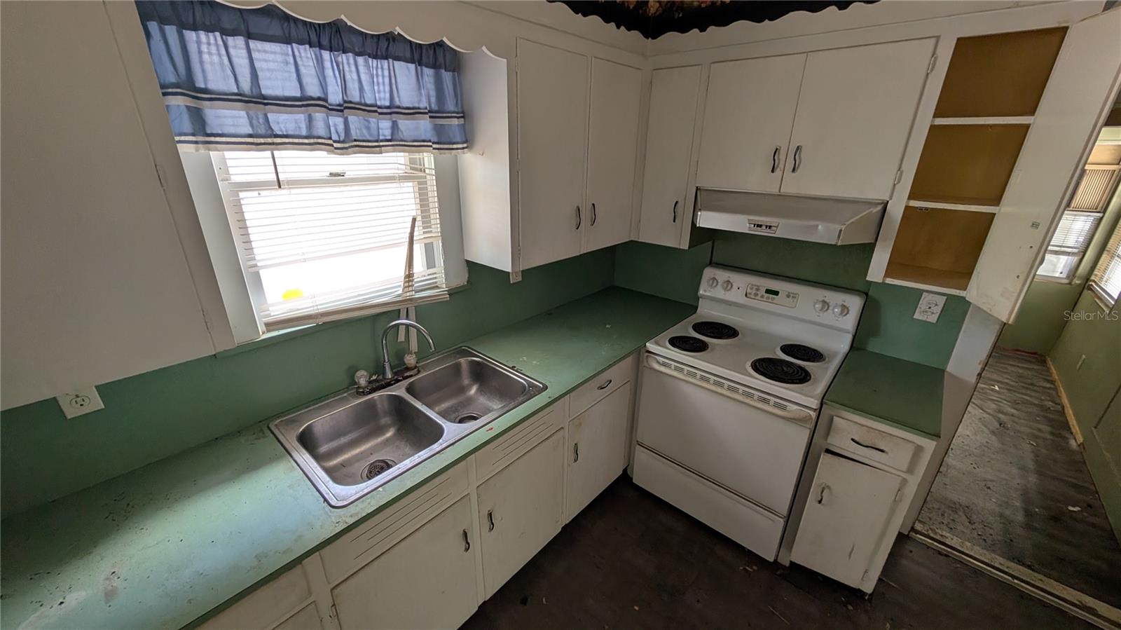 114 S BUNGALOW PARK AVENUE, Tampa, FL 33609