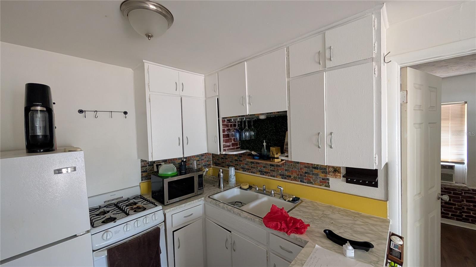 114 S BUNGALOW PARK AVENUE, Tampa, FL 33609