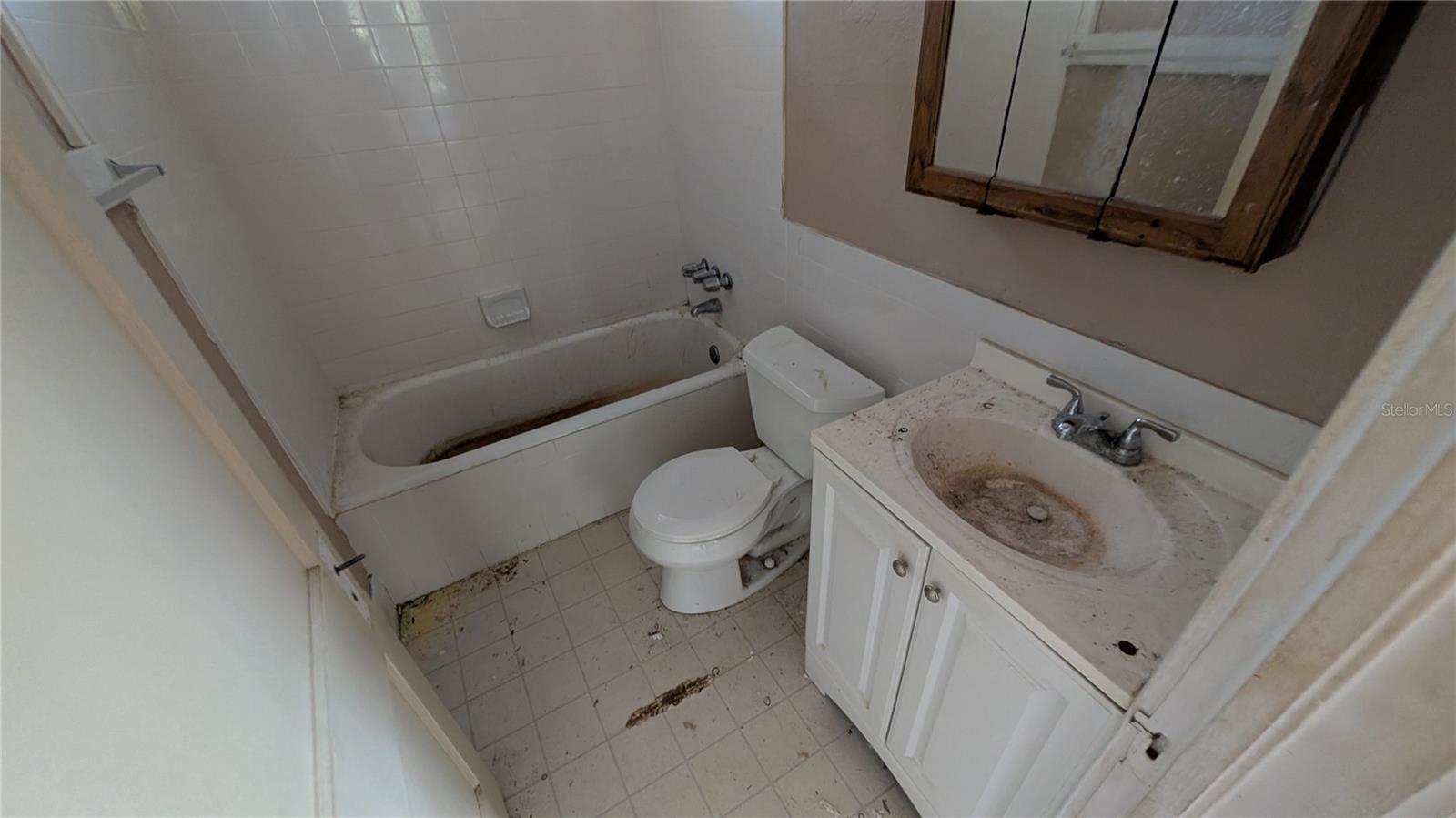 114 S BUNGALOW PARK AVENUE, Tampa, FL 33609