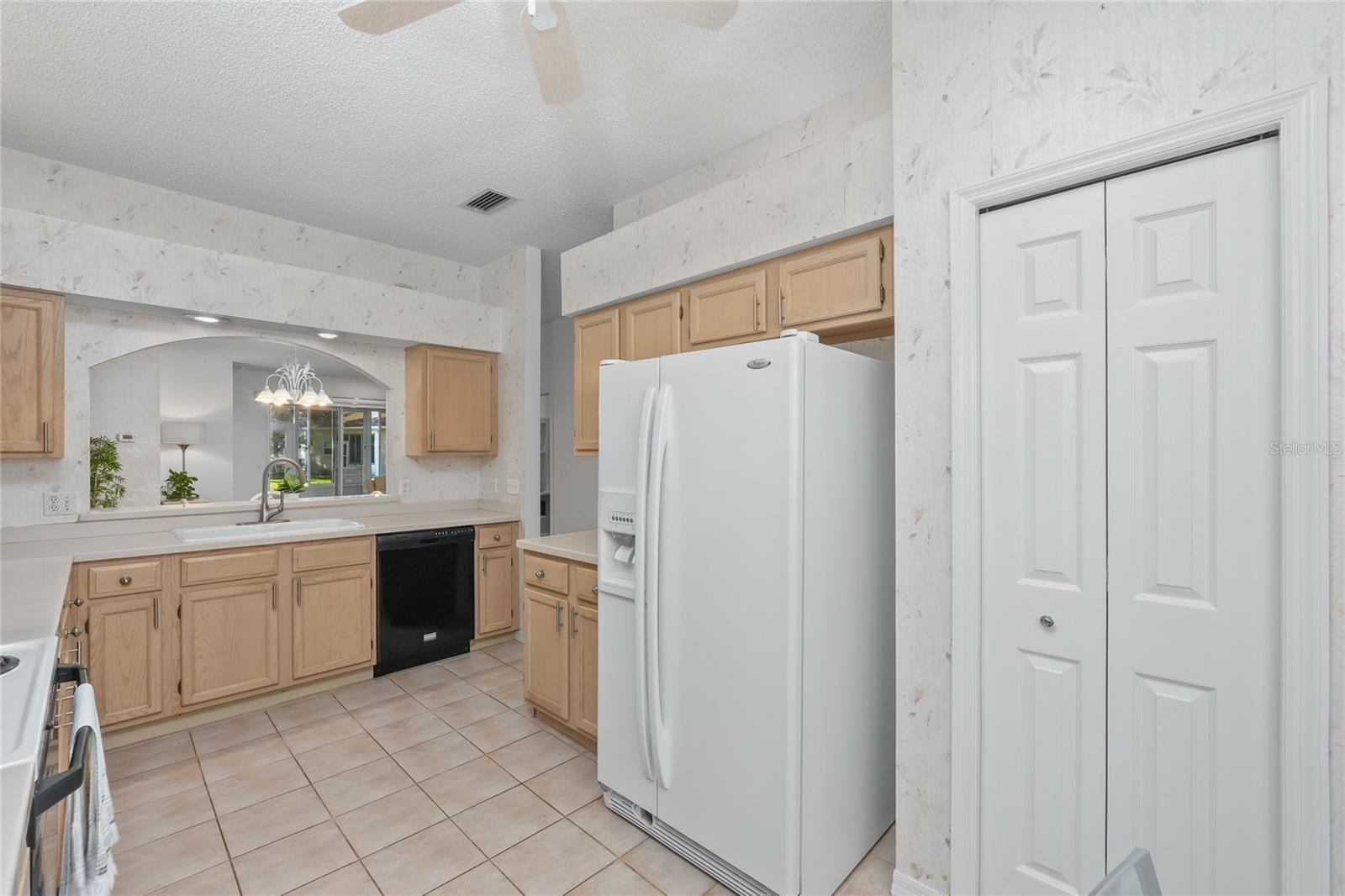 KITCHEN KITCHEN