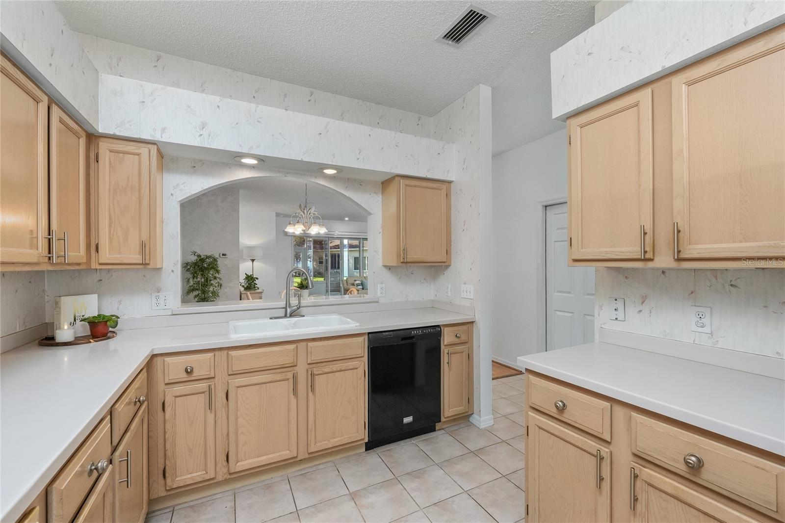 KITCHEN KITCHEN