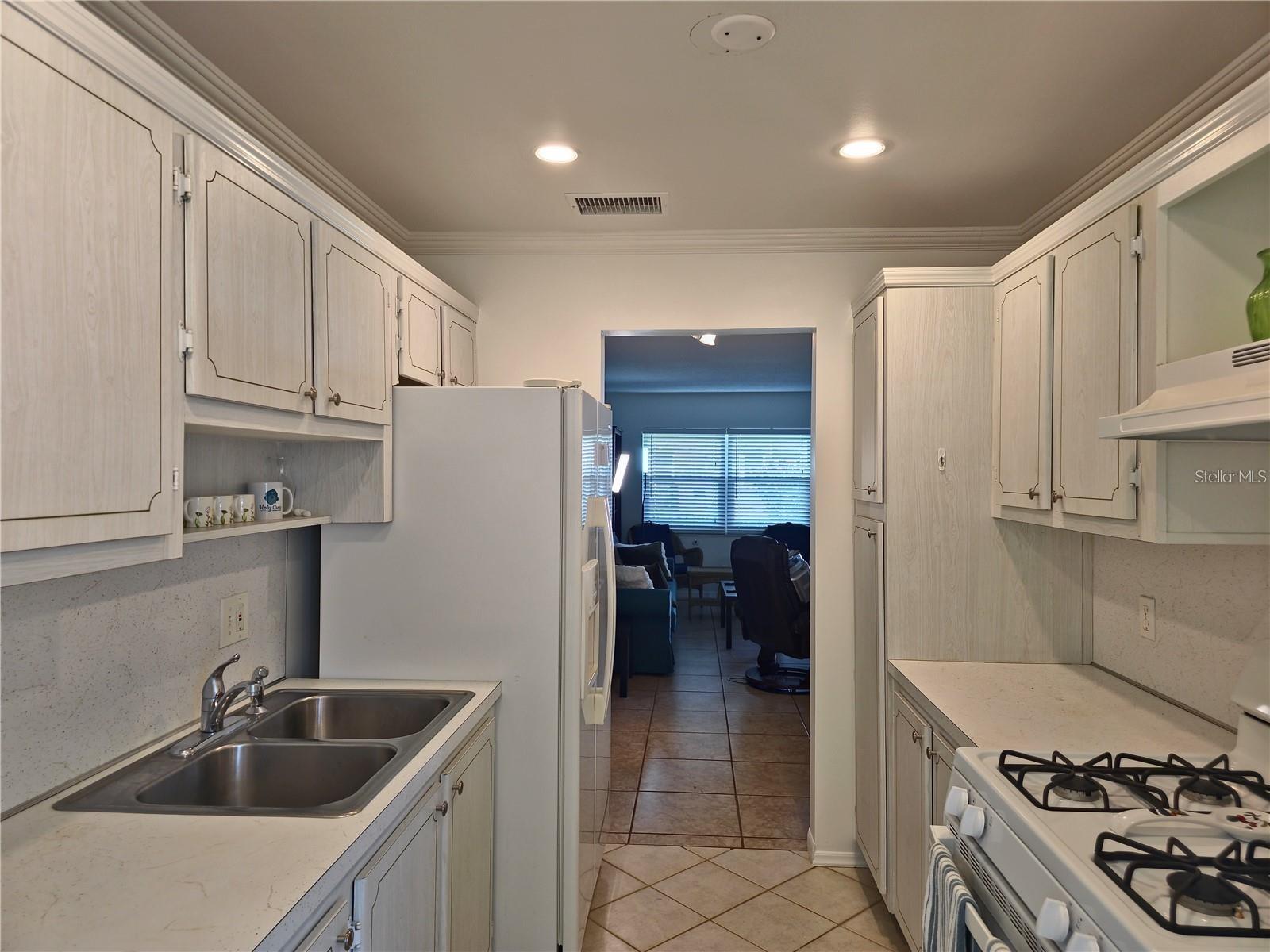 5267 81ST STREET N, #5, St Petersburg, FL 33709