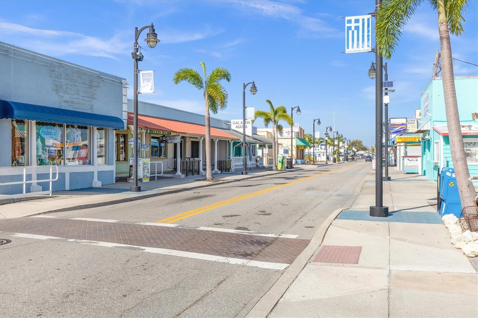721 BAYSHORE DRIVE, Tarpon Springs, FL 34689