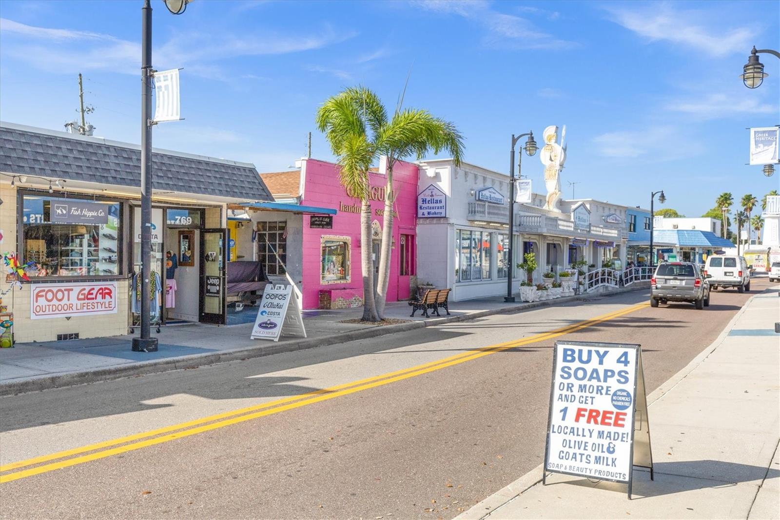 721 BAYSHORE DRIVE, Tarpon Springs, FL 34689
