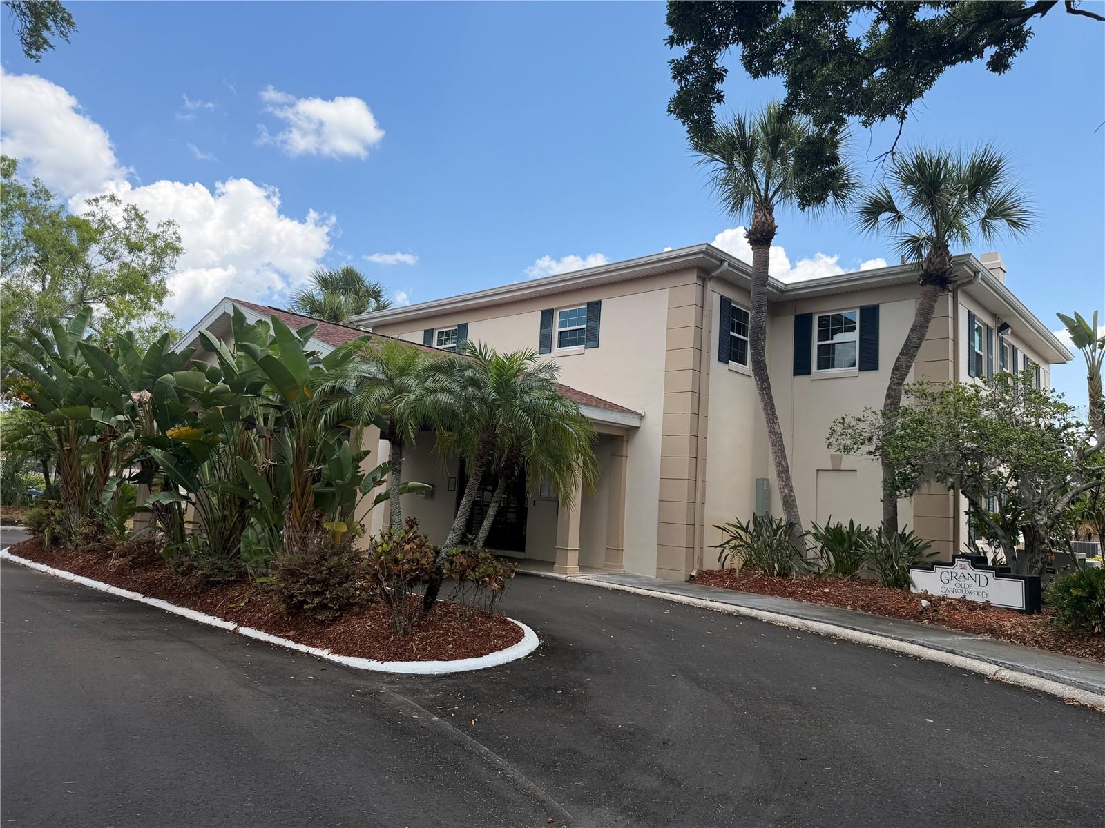 10335 CARROLLWOOD LANE, #116, Tampa, FL 33618