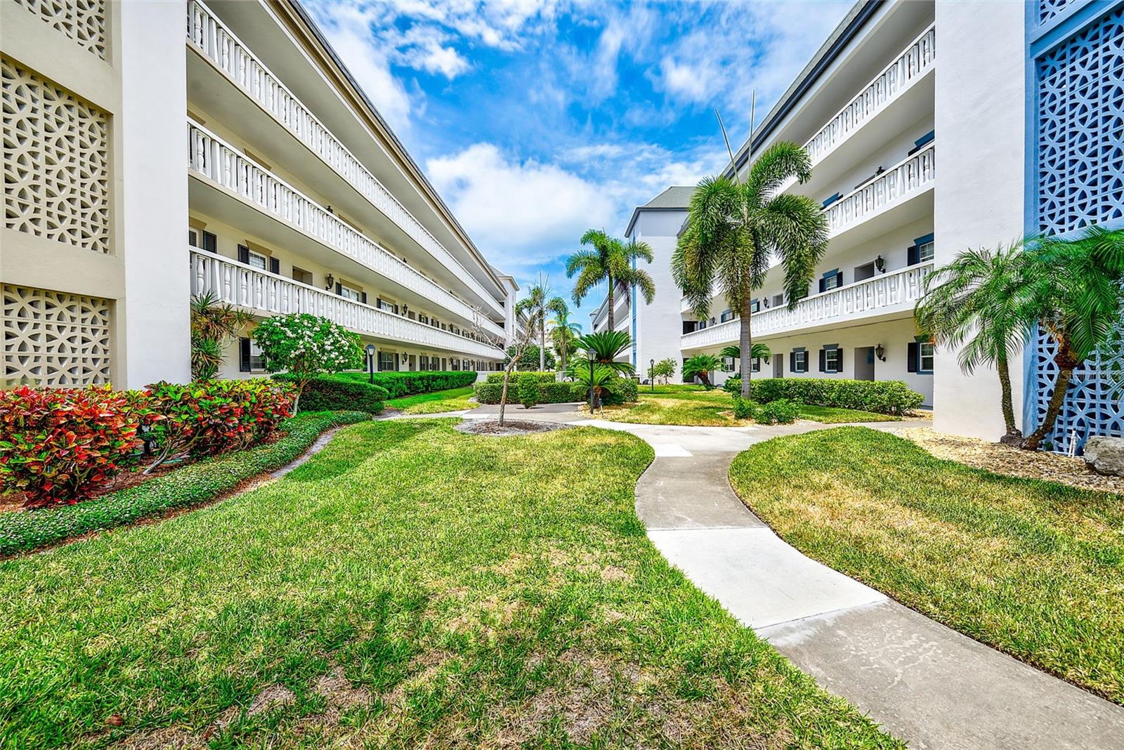 131 BLUFF VIEW DRIVE, #401, Belleair Bluffs, FL 33770