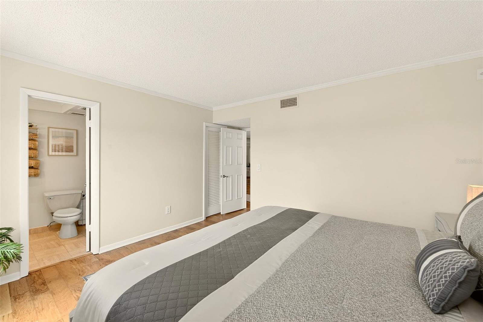 131 BLUFF VIEW DRIVE, #401, Belleair Bluffs, FL 33770