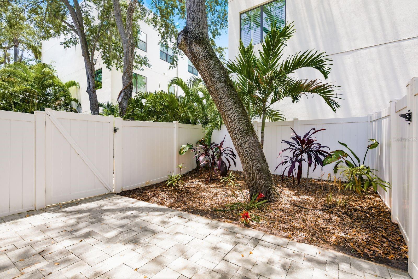 4811 BAYSHORE BOULEVARD, #303, Tampa, FL 33611