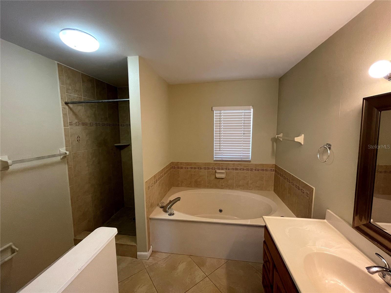 412 W IDLEWILD AVENUE, Tampa, FL 33604