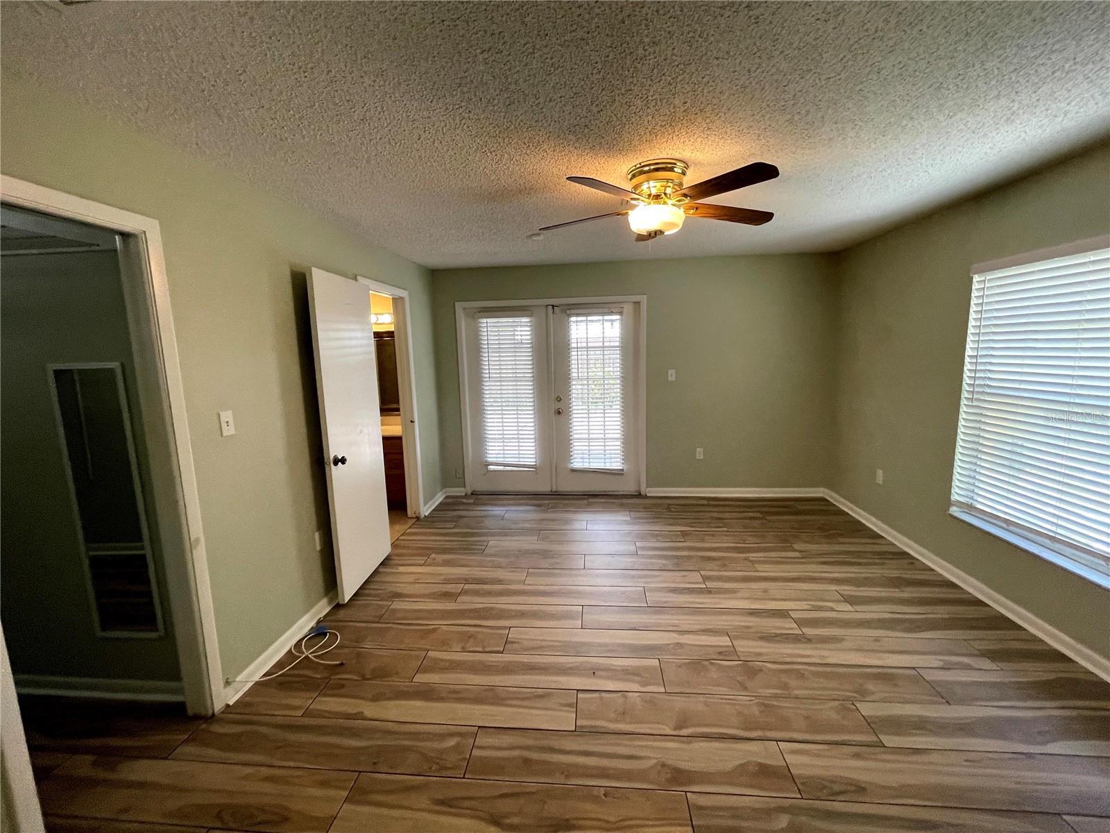 412 W IDLEWILD AVENUE, Tampa, FL 33604
