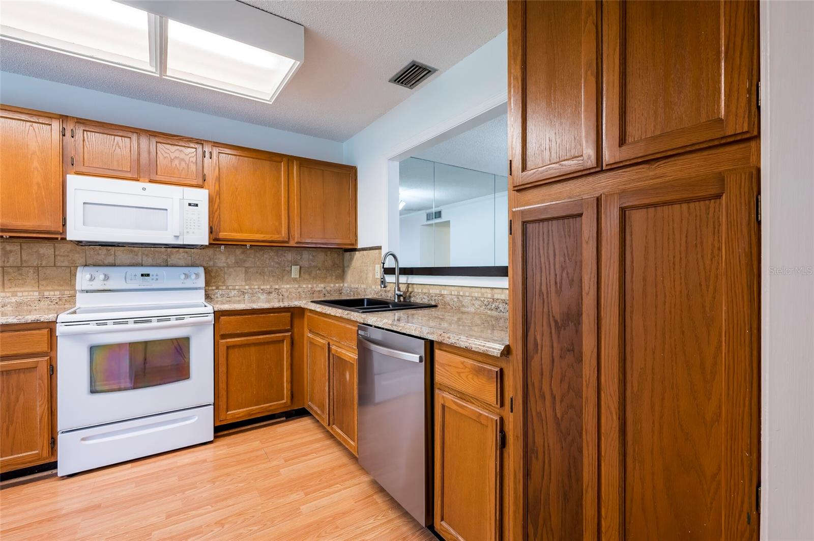 3164 VALLEY OAKS DRIVE, #3164, Tampa, FL 33618
