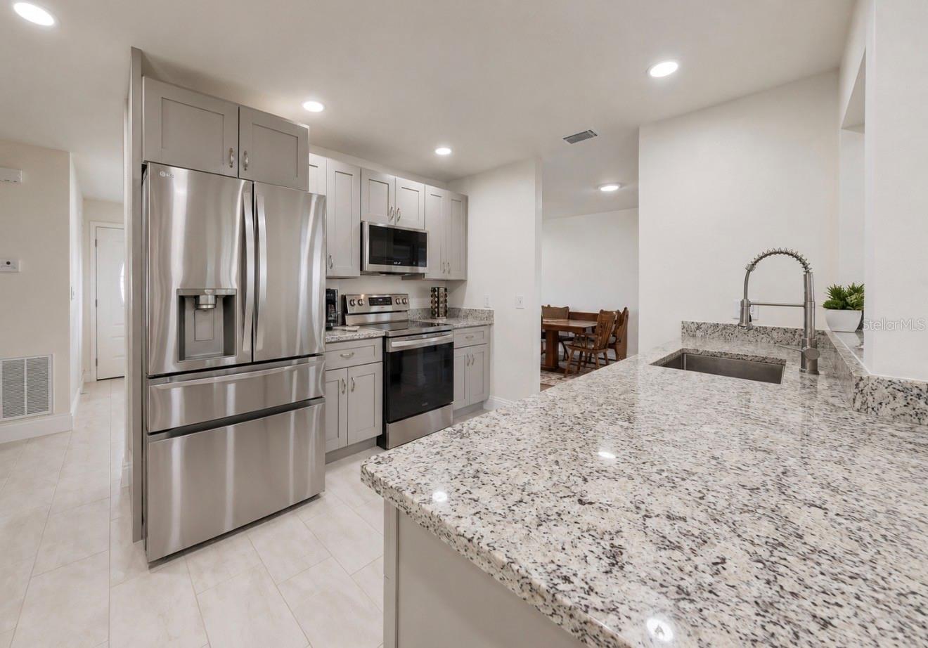 803 LEISEY CIRCLE, Ruskin, FL 33570
