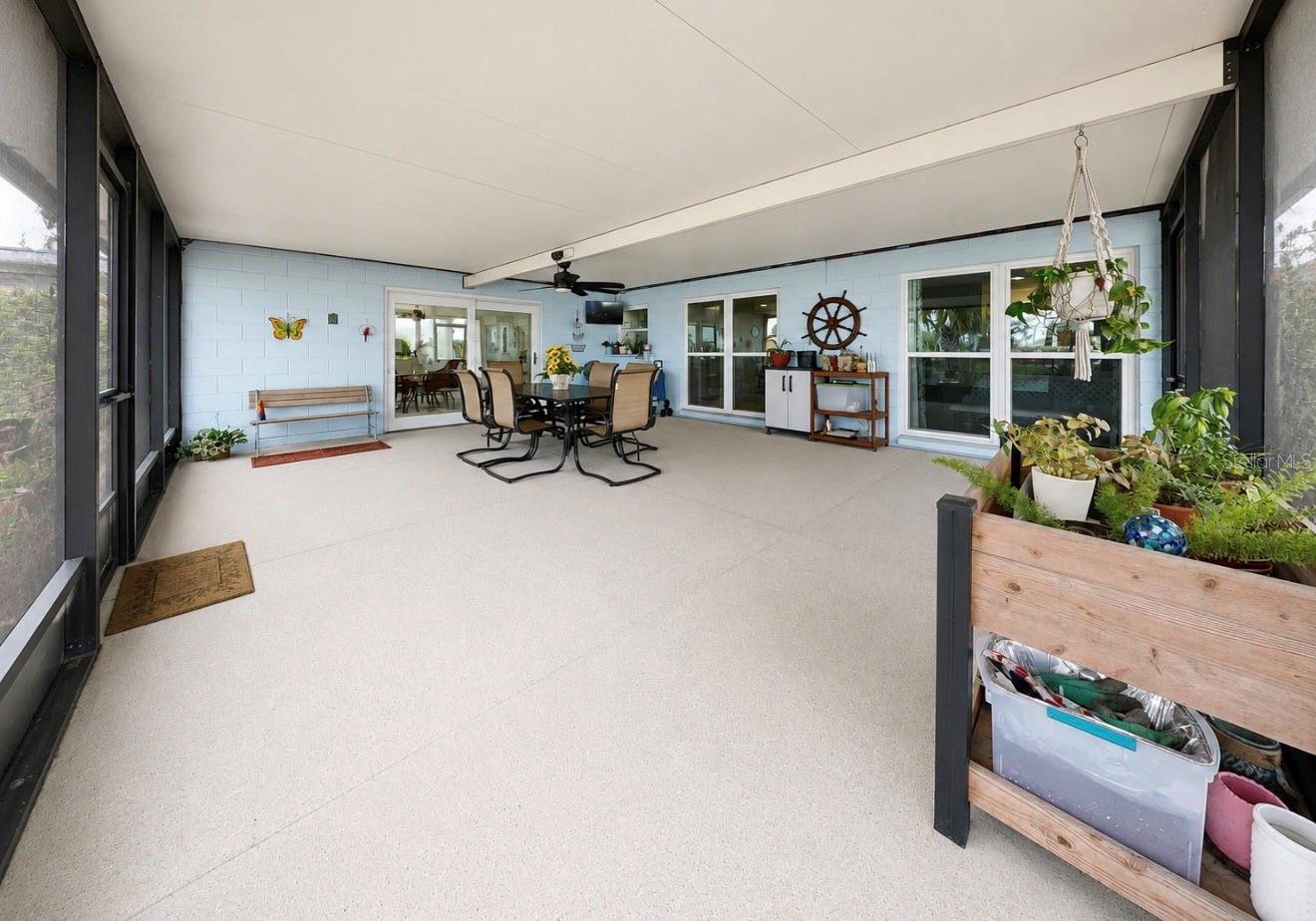 803 LEISEY CIRCLE, Ruskin, FL 33570