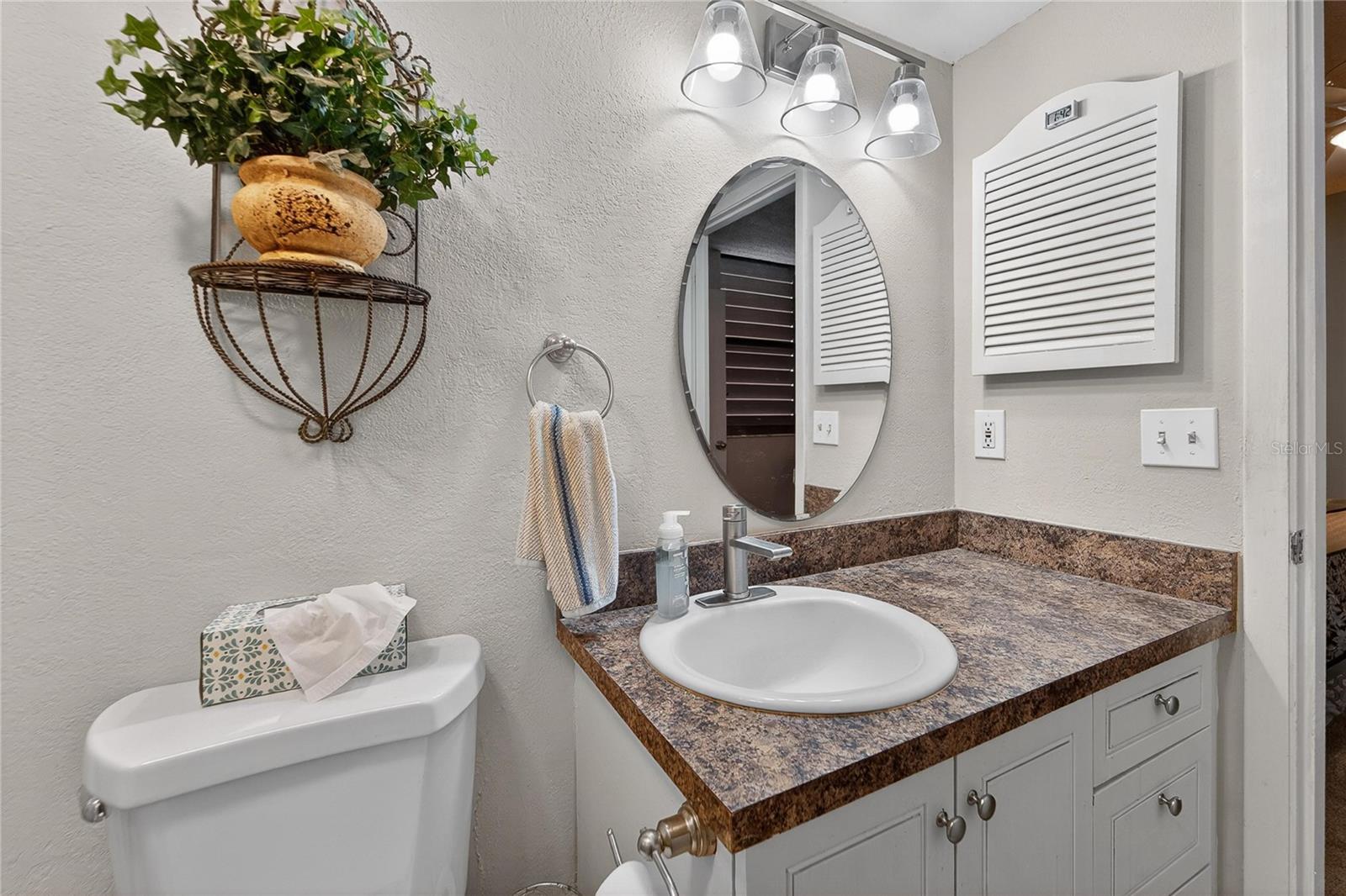 593 LAKESIDE DRIVE, #593, Bradenton, FL 34210