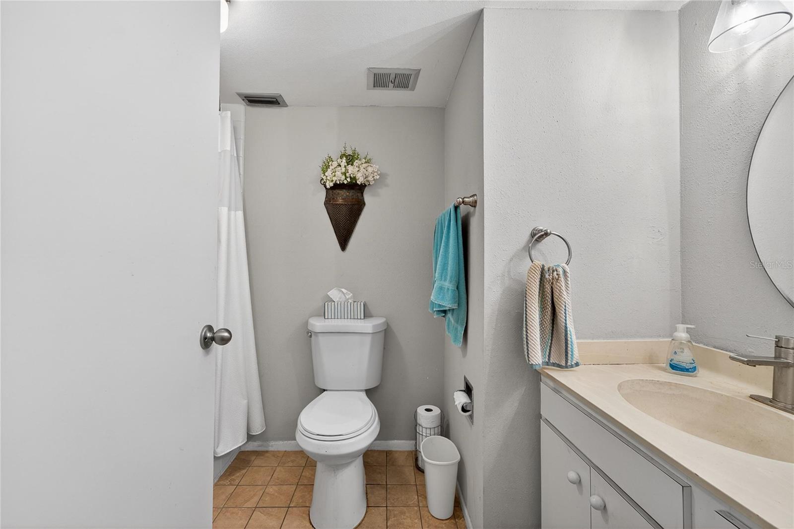 593 LAKESIDE DRIVE, #593, Bradenton, FL 34210