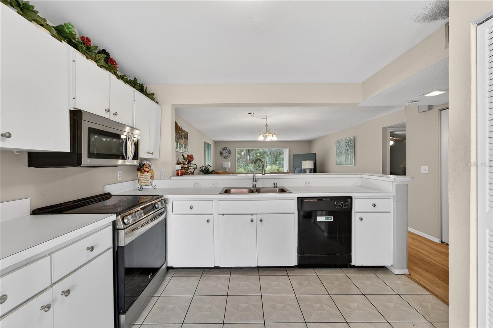 593 LAKESIDE DRIVE, #593, Bradenton, FL 34210