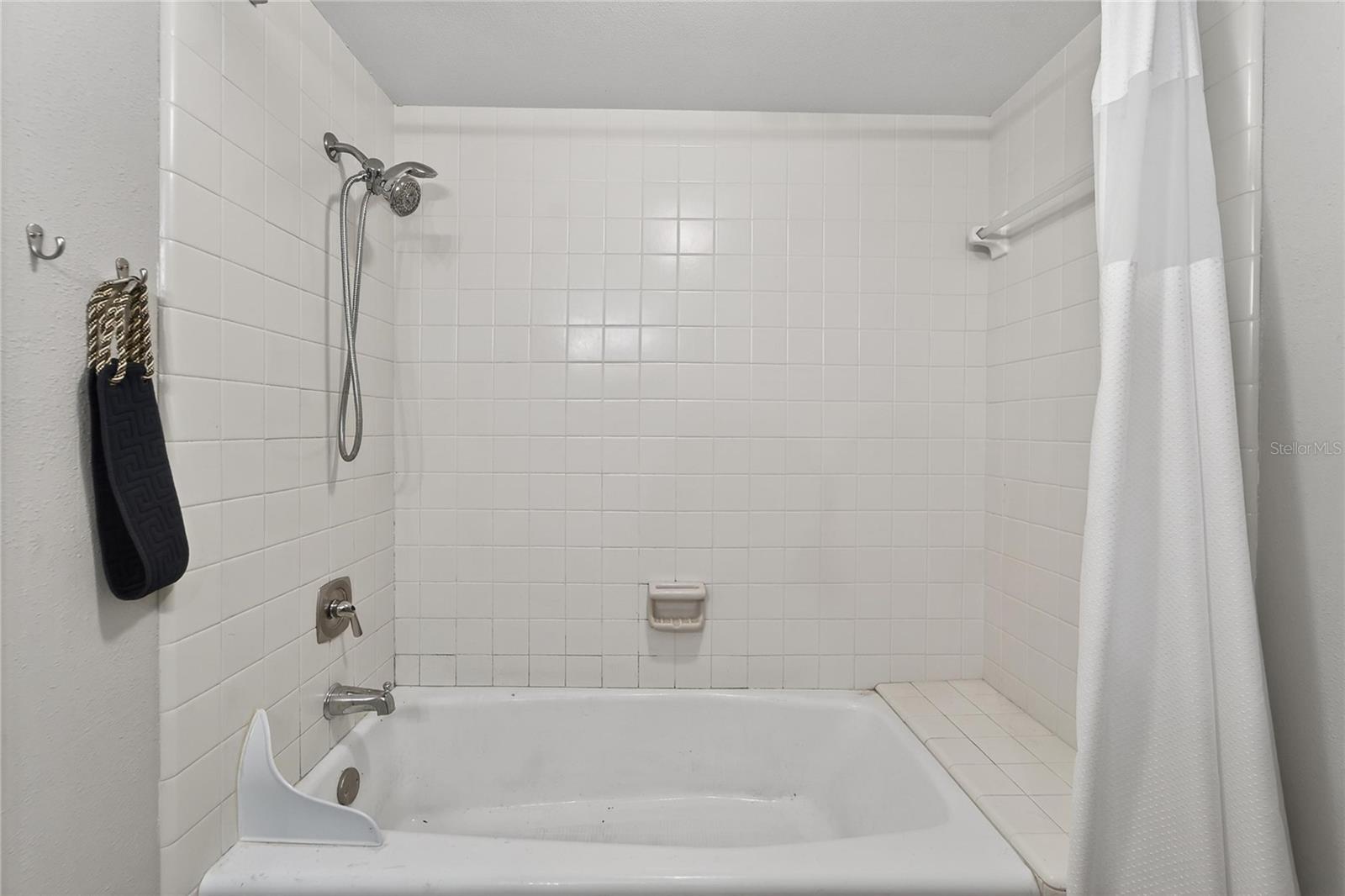 593 LAKESIDE DRIVE, #593, Bradenton, FL 34210