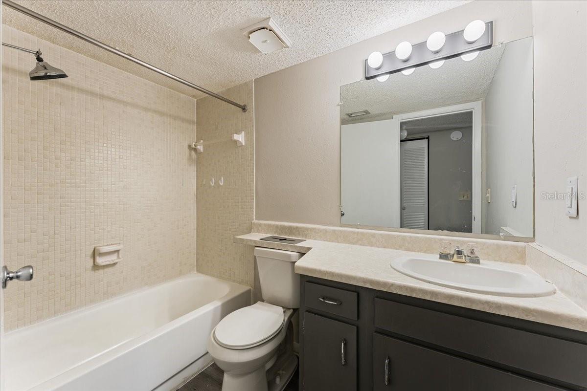 6332 NEWTOWN CIRCLE, #32B5, Tampa, FL 33615