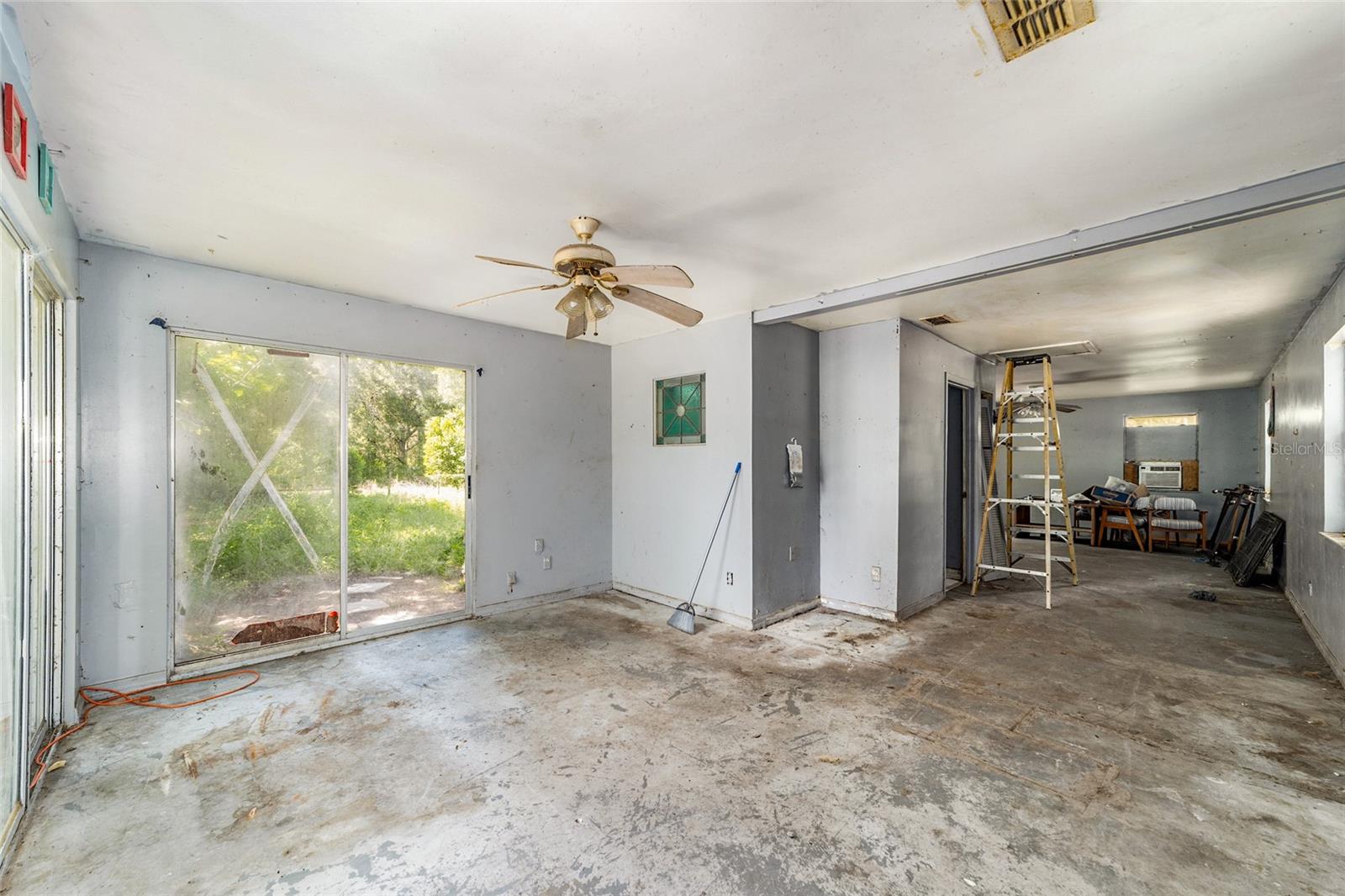 11768 N GATLEN AVENUE, Dunnellon, FL 34433