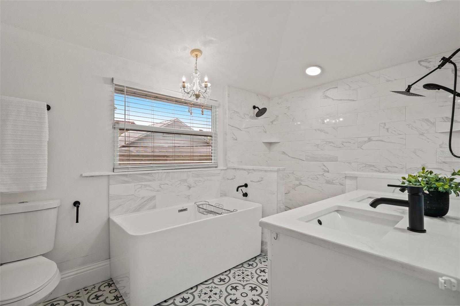 102 W NORTH STREET, Tampa, FL 33604