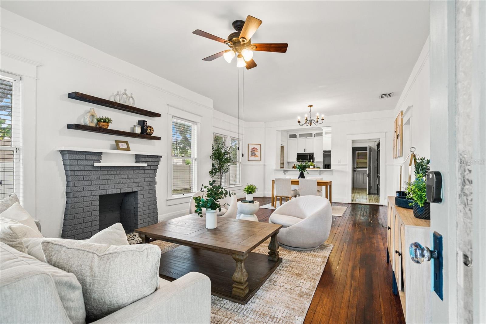 102 W NORTH STREET, Tampa, FL 33604