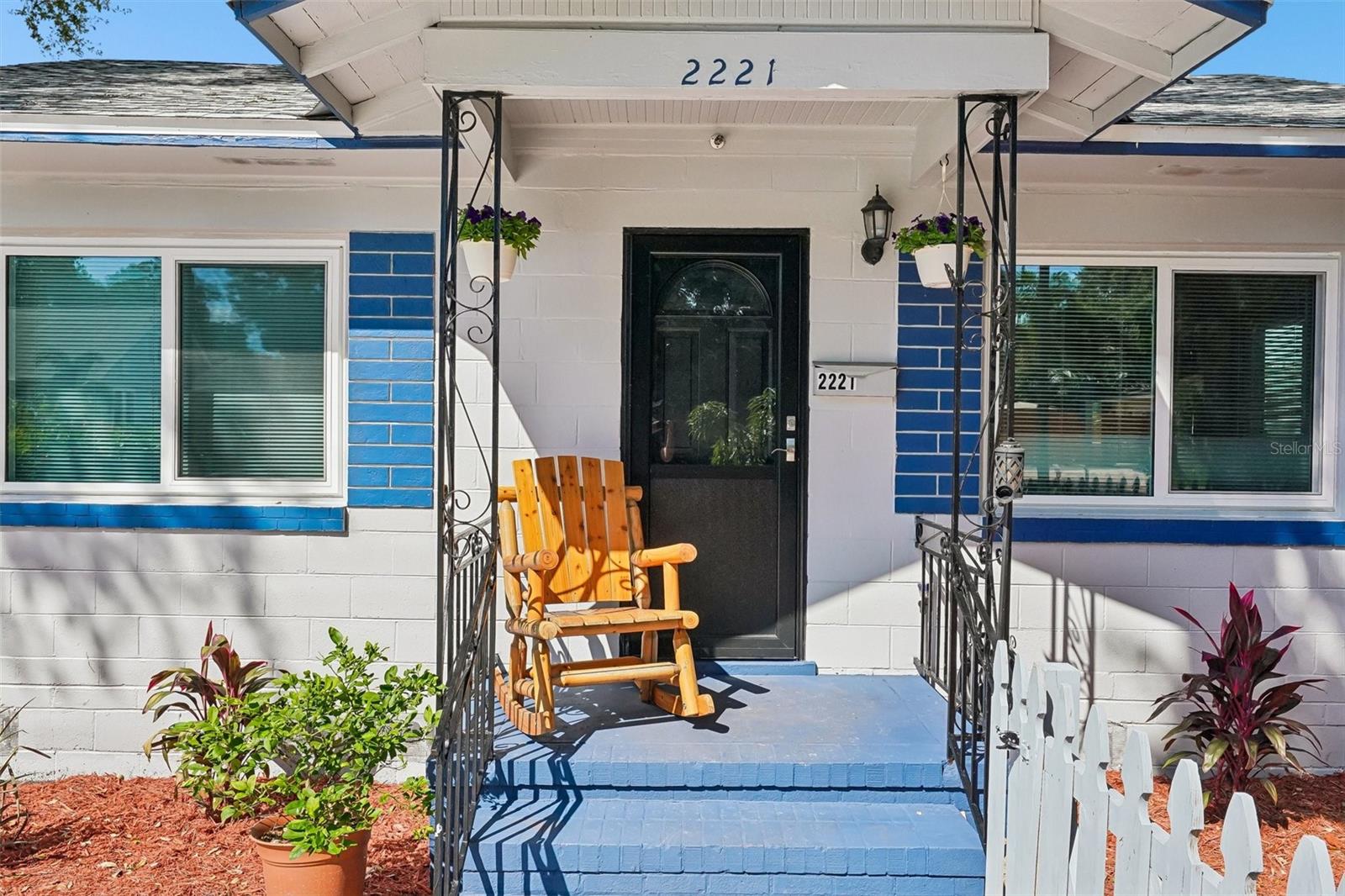 2221 8TH AVENUE N, St Petersburg, FL 33713