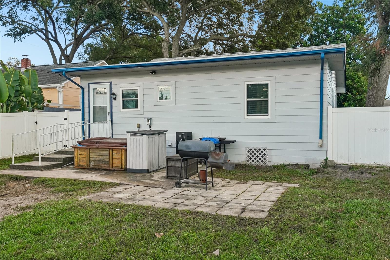 2221 8TH AVENUE N, St Petersburg, FL 33713