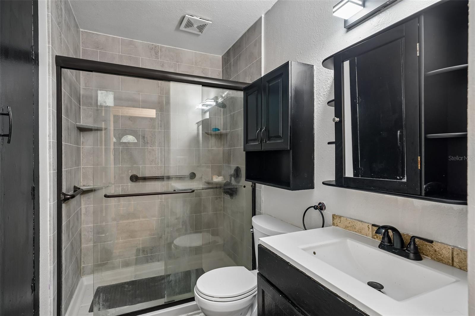 2221 8TH AVENUE N, St Petersburg, FL 33713