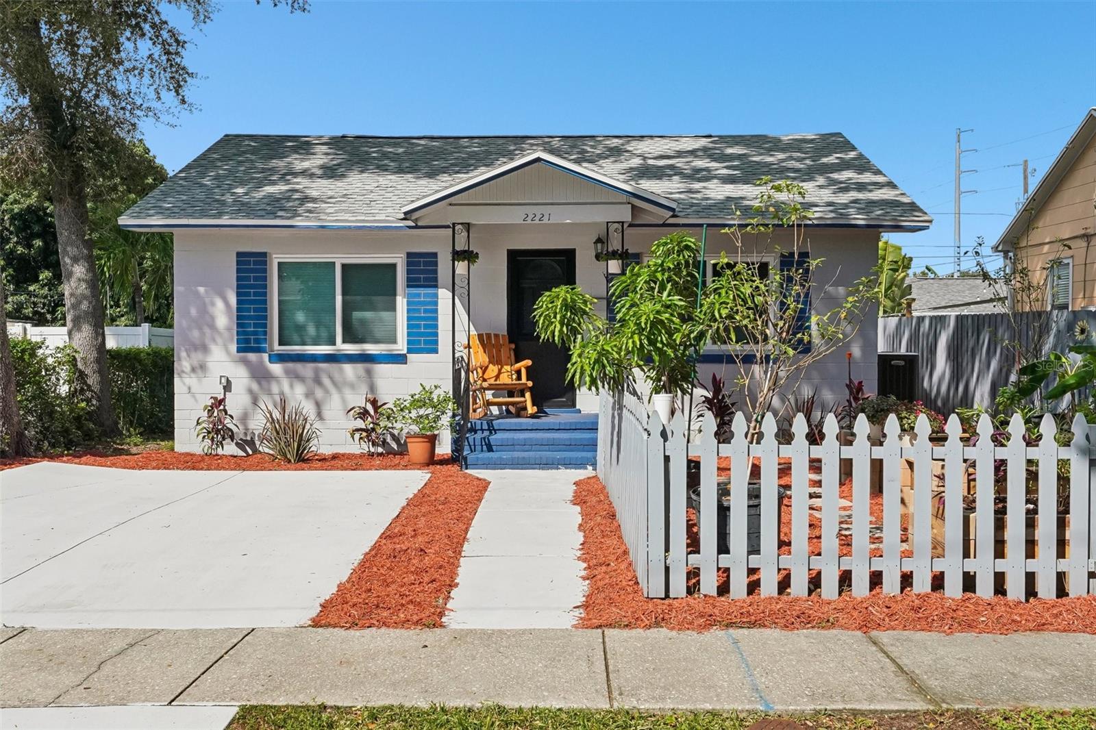 2221 8TH AVENUE N, St Petersburg, FL 33713