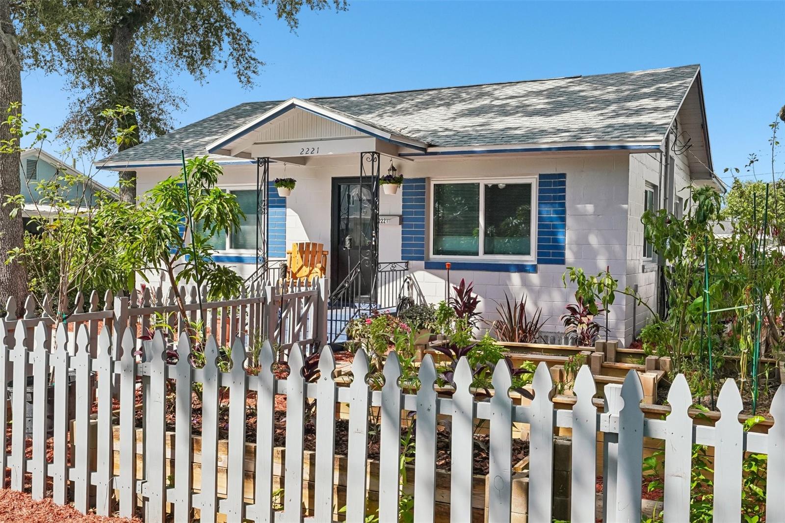 2221 8TH AVENUE N, St Petersburg, FL 33713