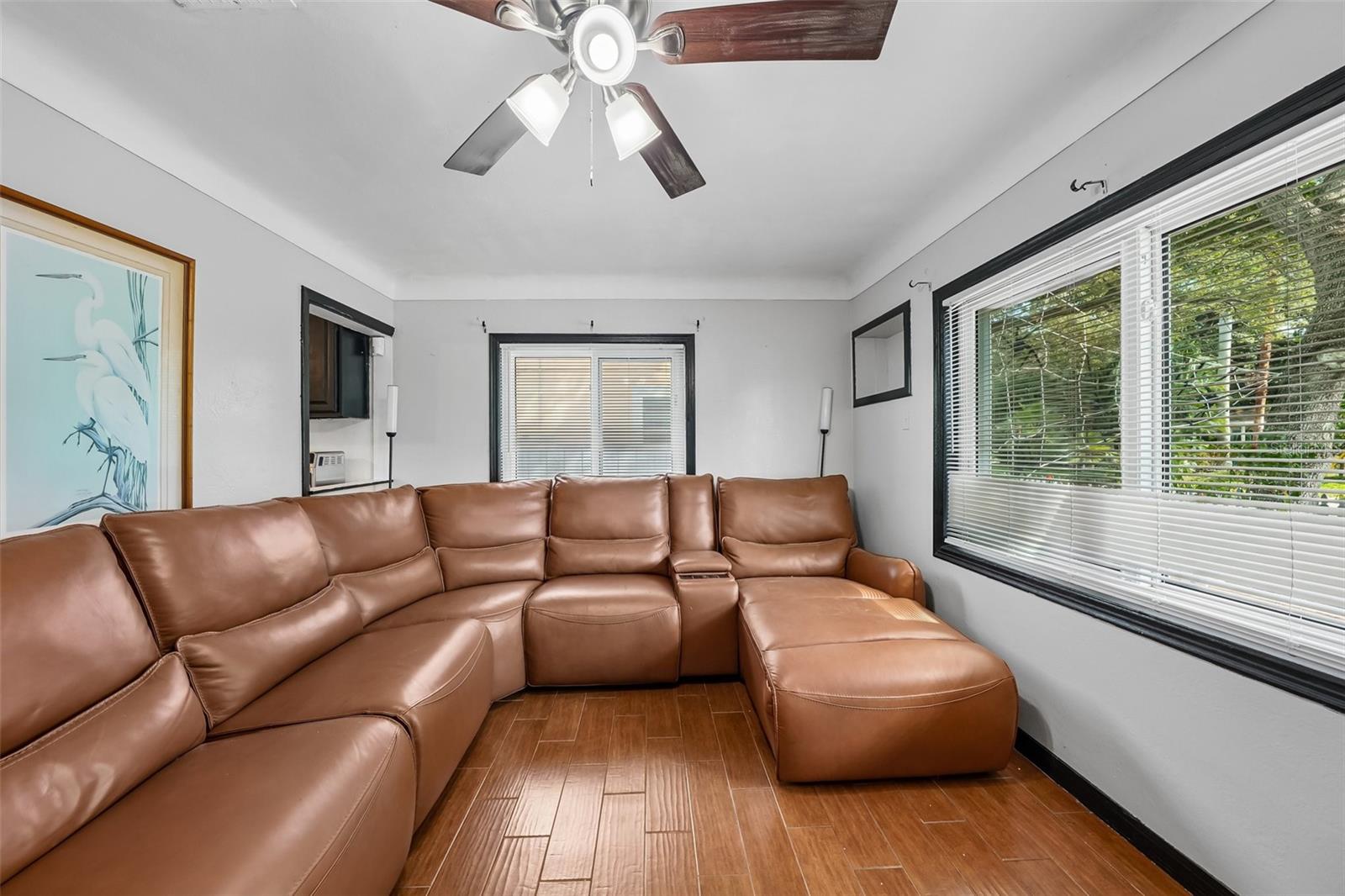 2221 8TH AVENUE N, St Petersburg, FL 33713