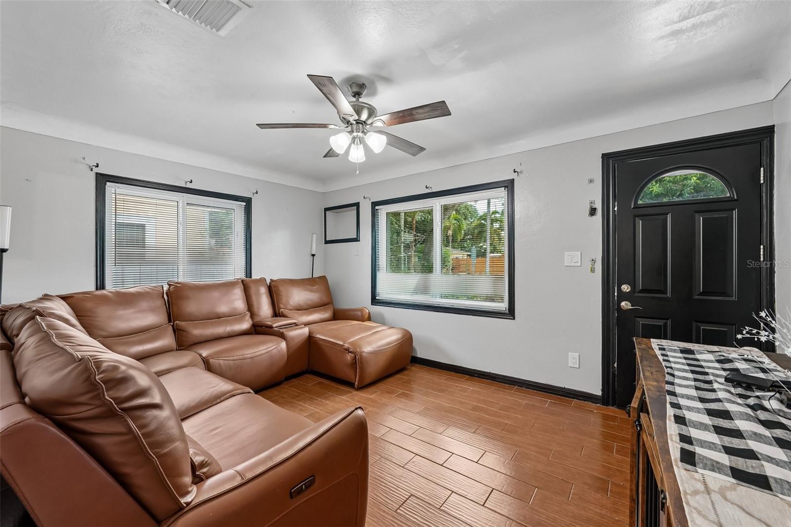 2221 8TH AVENUE N, St Petersburg, FL 33713