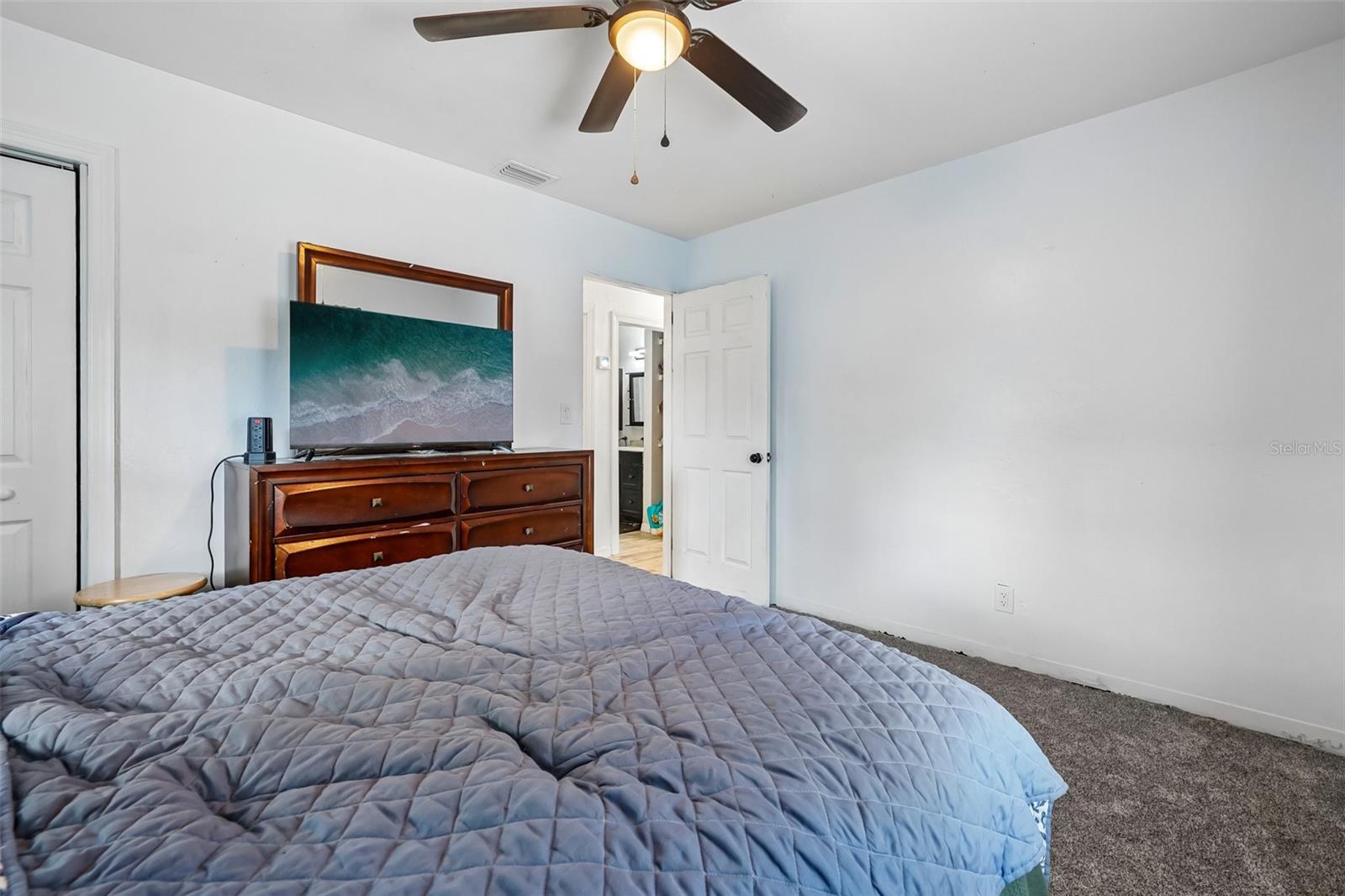 2221 8TH AVENUE N, St Petersburg, FL 33713