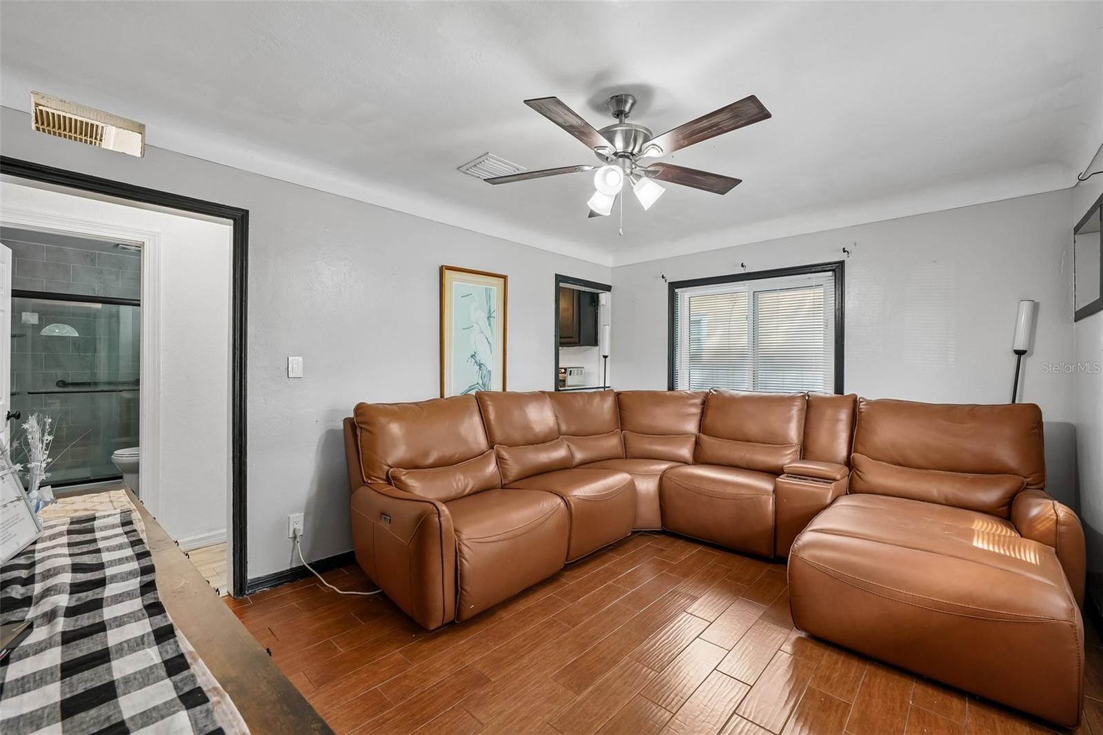2221 8TH AVENUE N, St Petersburg, FL 33713