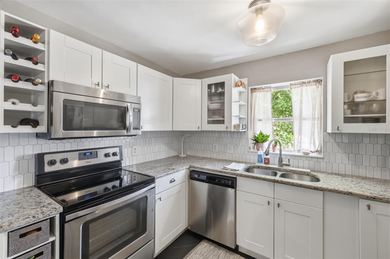 1423 E HENRY AVENUE, Tampa, FL 33604