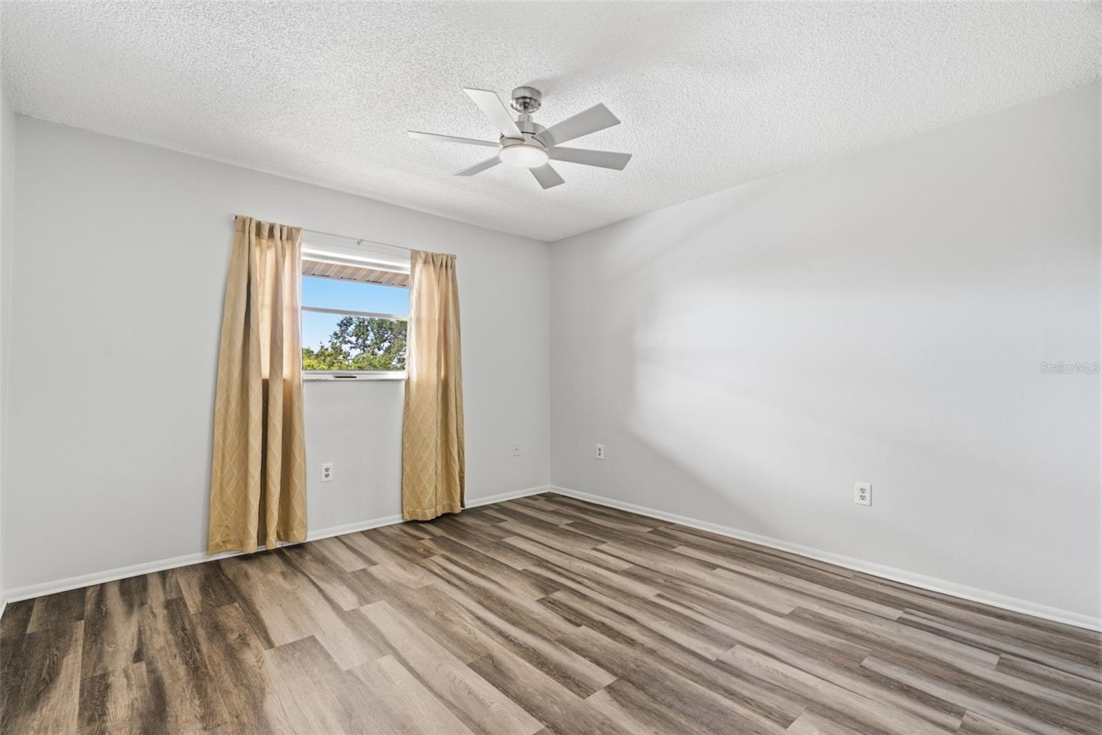 3981 MACEACHEN BOULEVARD, #330, Sarasota, FL 34233
