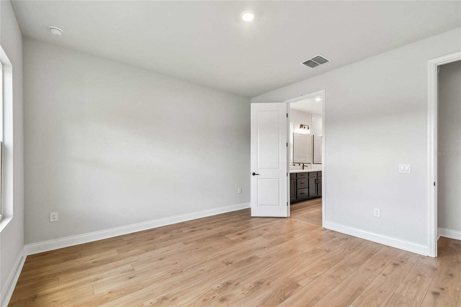 5735 LEAFLET TRAIL, Mount Dora, FL 32757