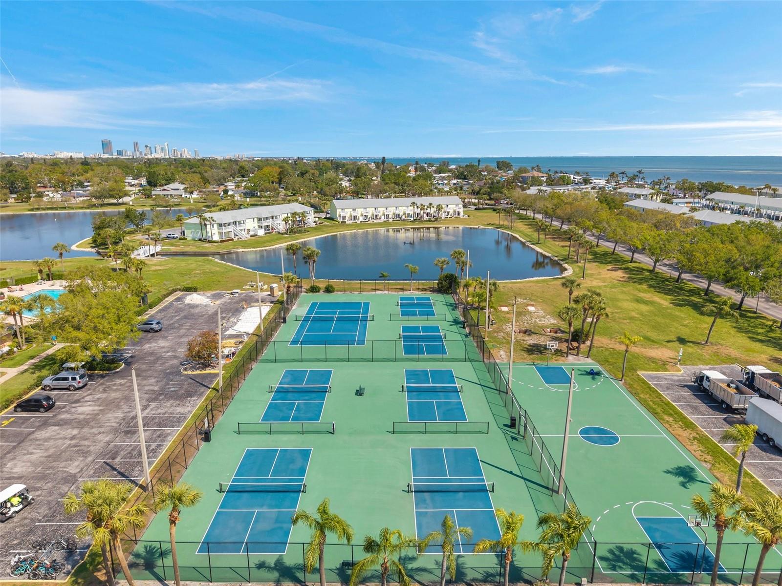4725 COQUINA KEY DRIVE SE, #D, St Petersburg, FL 33705