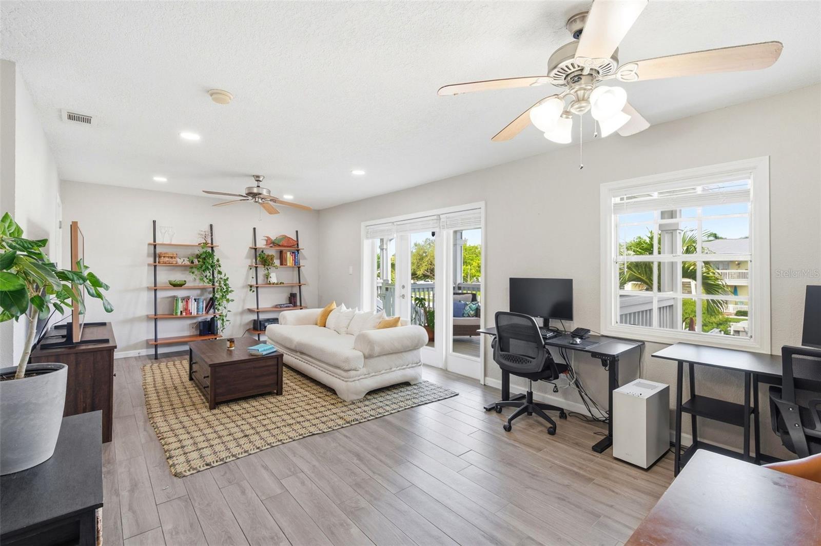 4725 COQUINA KEY DRIVE SE, #D, St Petersburg, FL 33705
