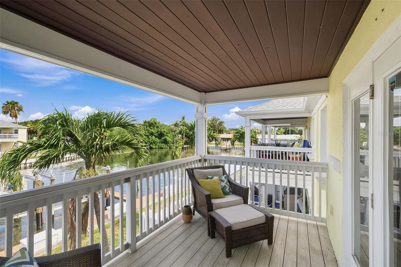 4725 COQUINA KEY DRIVE SE, #D, St Petersburg, FL 33705