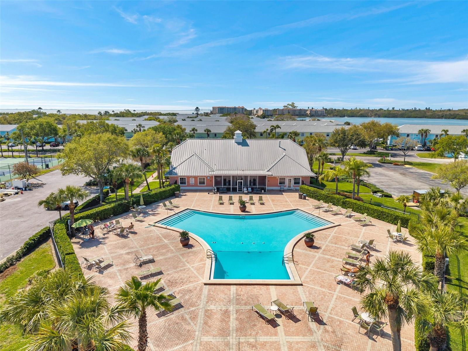 4725 COQUINA KEY DRIVE SE, #D, St Petersburg, FL 33705