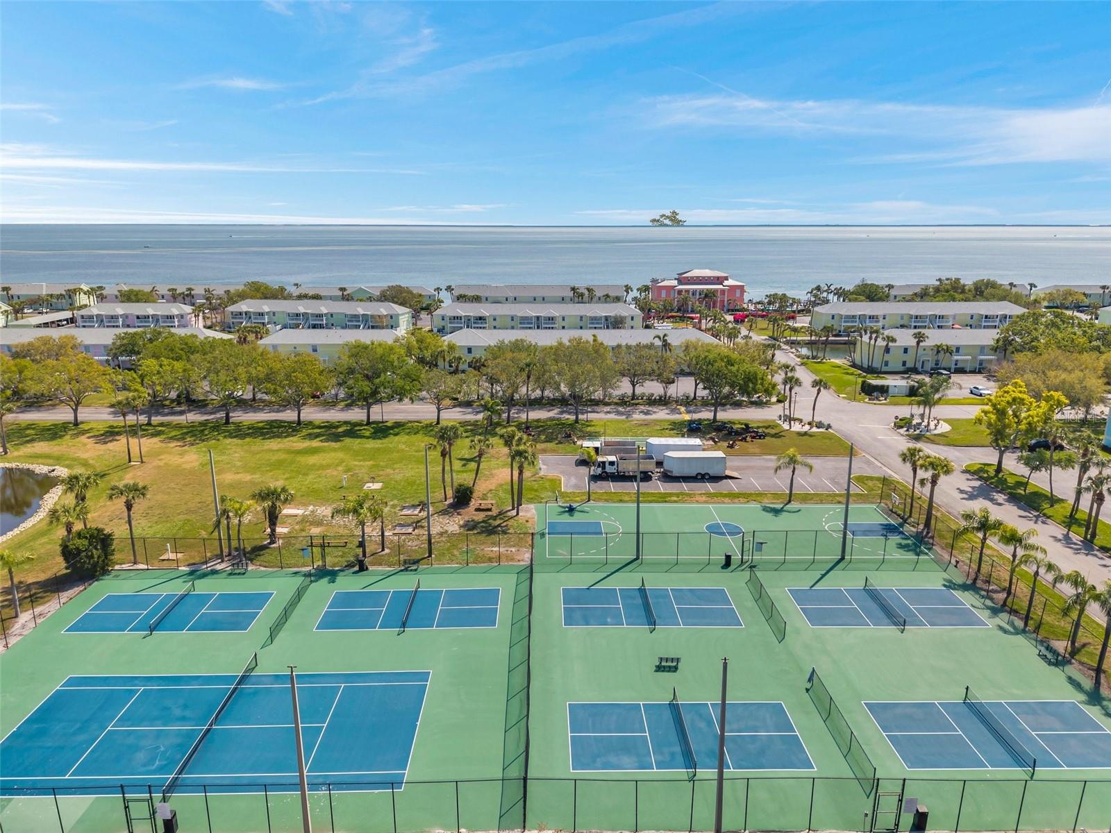 4725 COQUINA KEY DRIVE SE, #D, St Petersburg, FL 33705