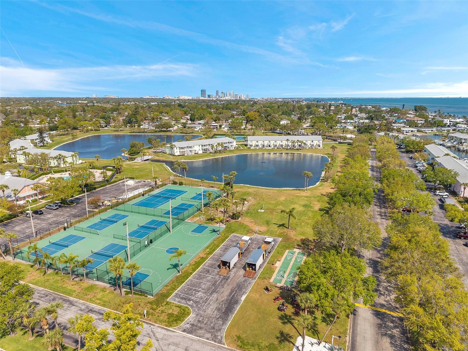 4725 COQUINA KEY DRIVE SE, #D, St Petersburg, FL 33705