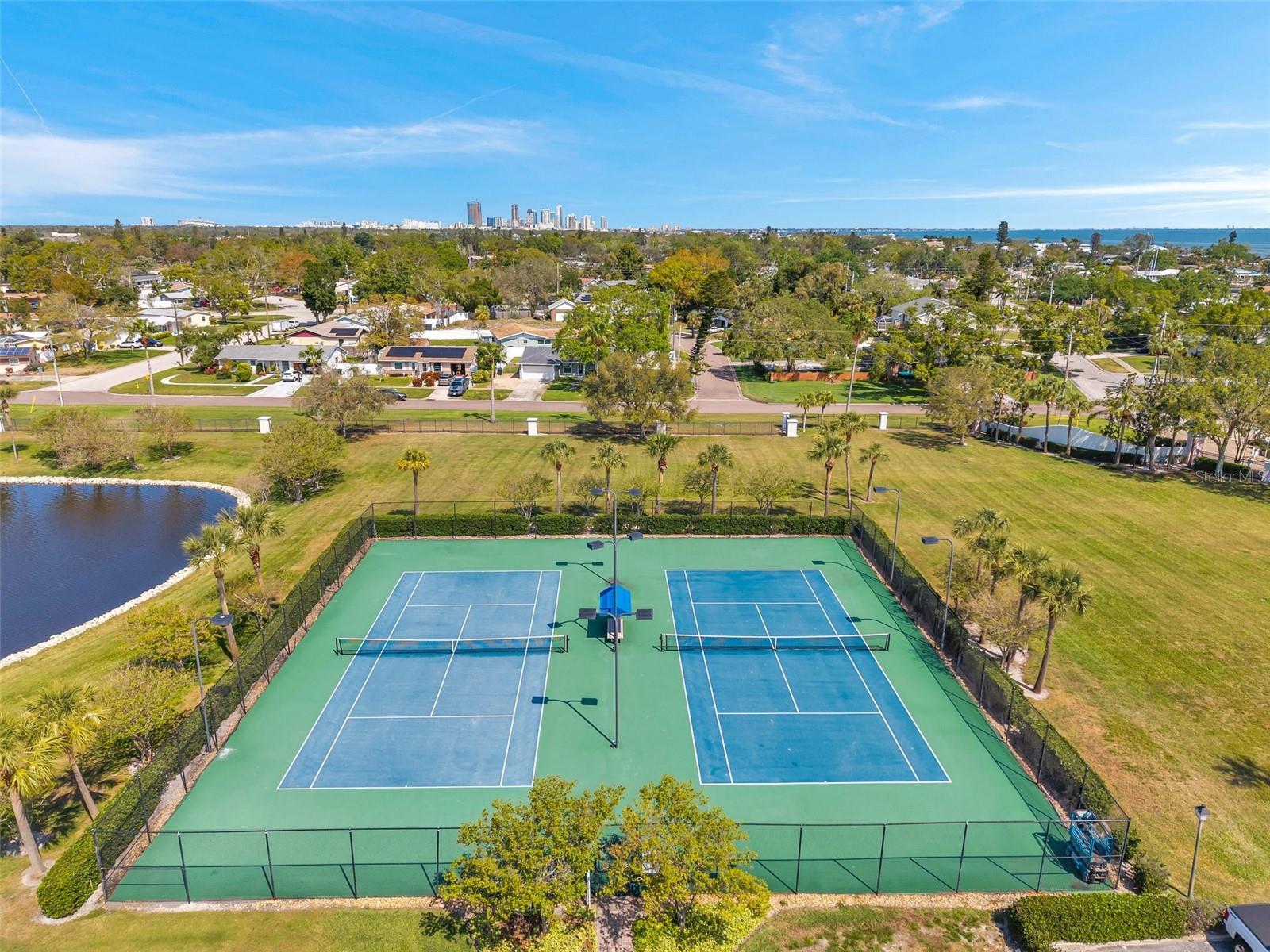 4725 COQUINA KEY DRIVE SE, #D, St Petersburg, FL 33705