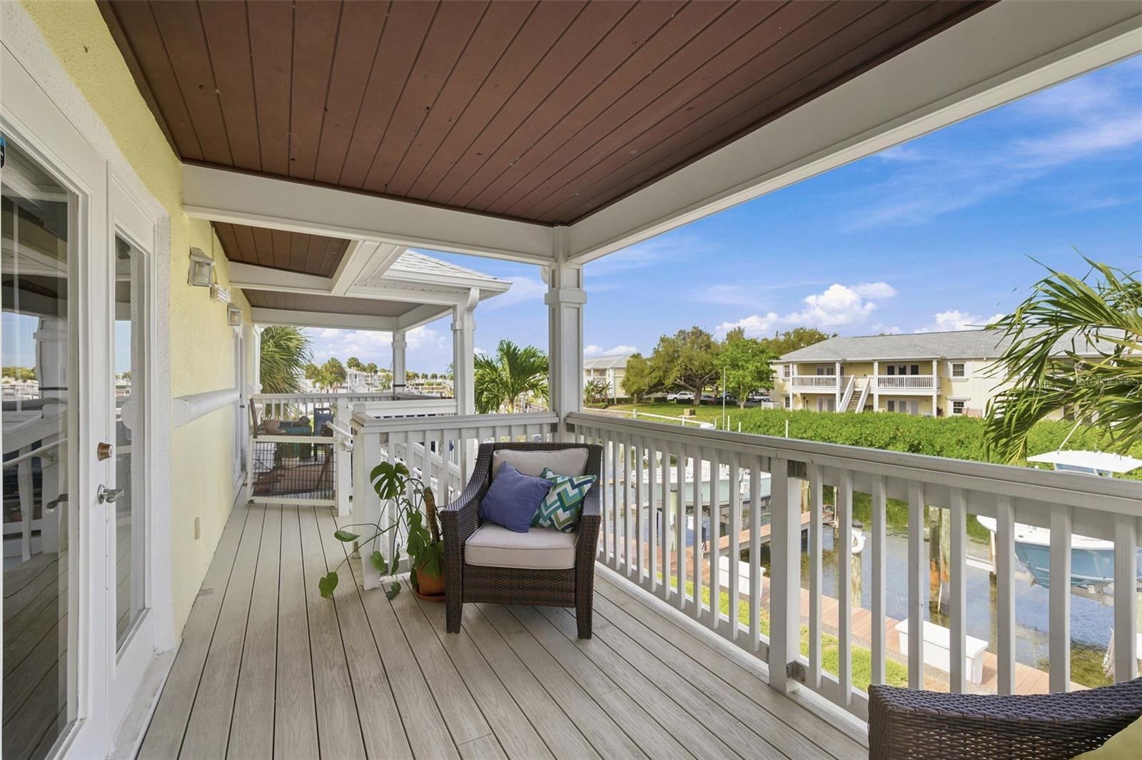4725 COQUINA KEY DRIVE SE, #D, St Petersburg, FL 33705